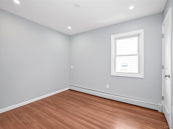 6 Pershing Avenue, Valley Stream NY 11581