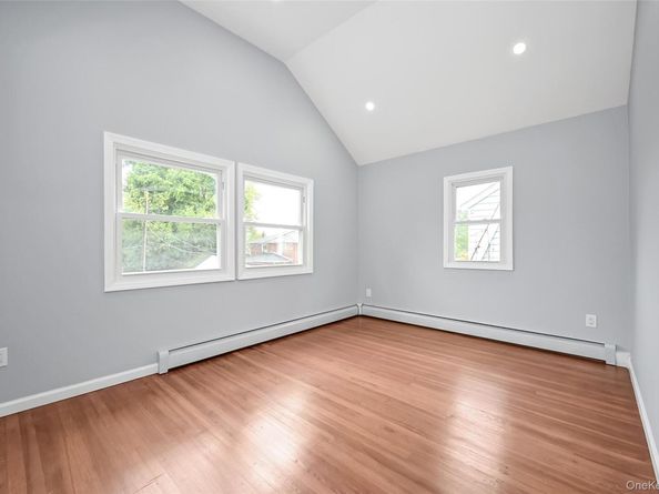6 Pershing Avenue, Valley Stream NY 11581