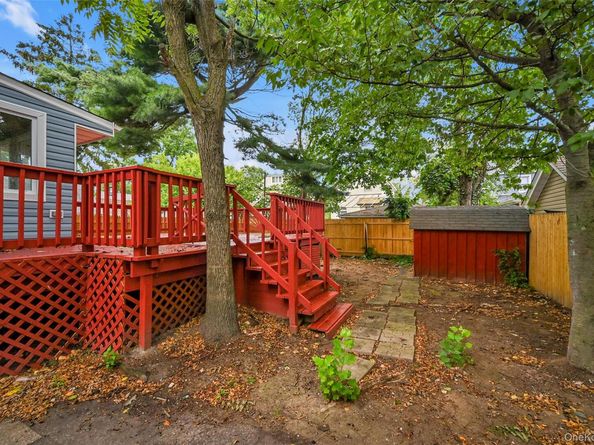 6 Pershing Avenue, Valley Stream NY 11581