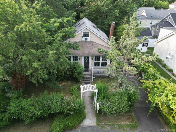 85 Robert Street, Patchogue NY 11772