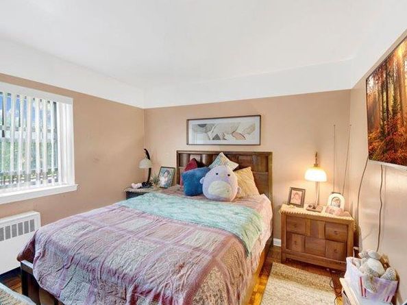 1910 Pelham Parkway S 2B, Bronx NY 10461