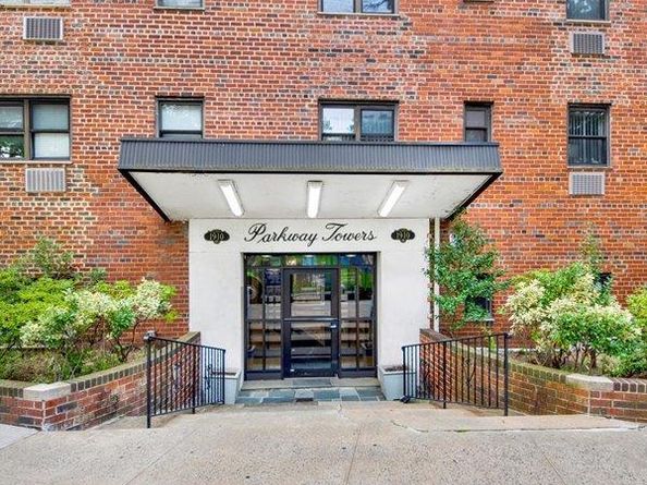 1910 Pelham Parkway S 2B, Bronx NY 10461