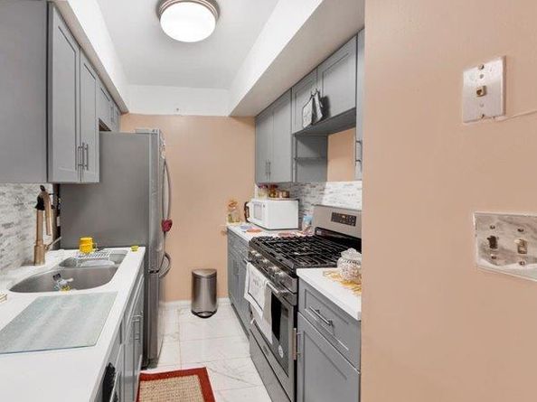 1910 Pelham Parkway S 2B, Bronx NY 10461