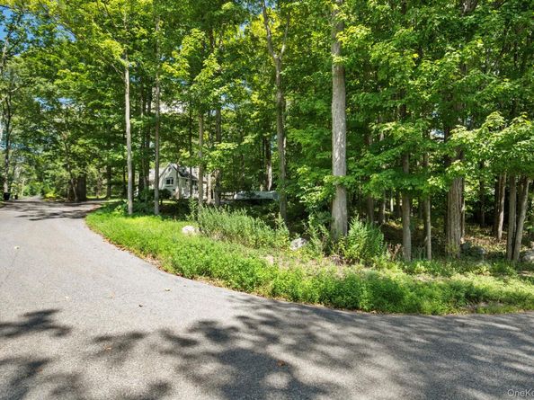 6 Rambler Road, Lincolndale NY 10541