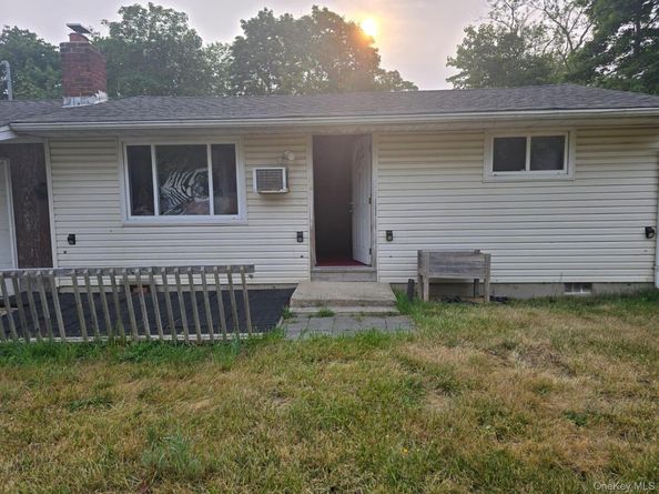 35 Nicoll Avenue, Central Islip NY 11722