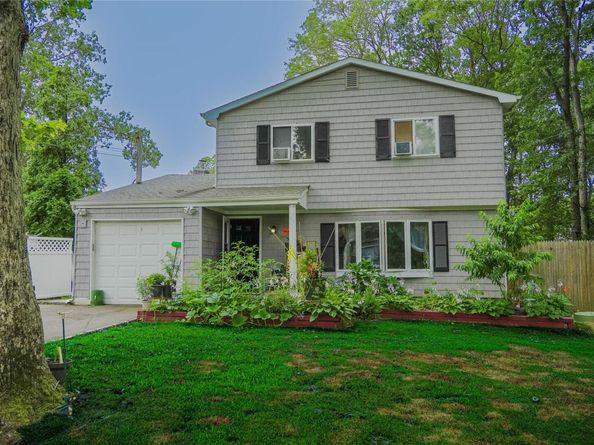 172 Hampton Avenue, Mastic NY 11950