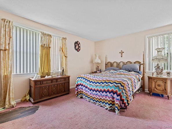 100 Daisy Farms Drive, New Rochelle NY 10804