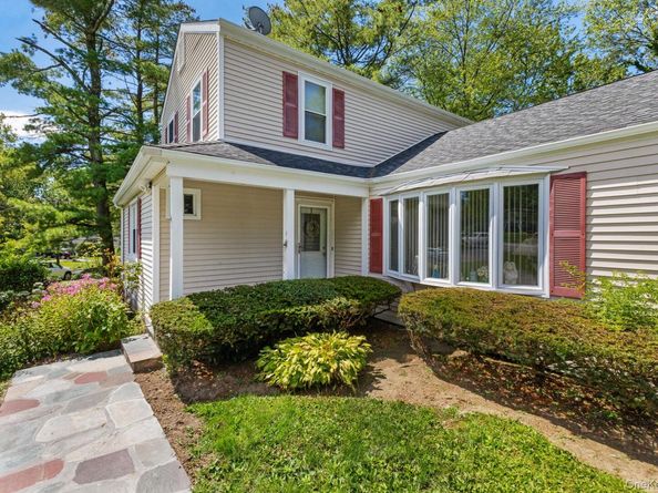 100 Daisy Farms Drive, New Rochelle NY 10804