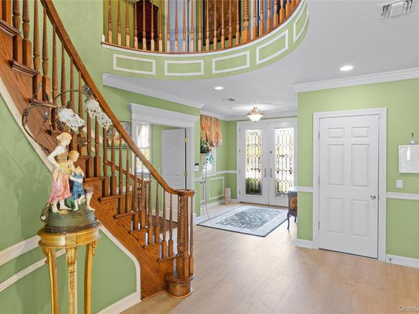 385 Altessa Boulevard, Melville NY 11747
