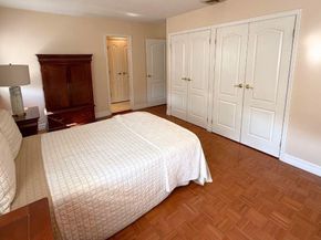 72 Avenue B, Holbrook NY 11741