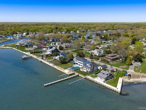 22 Laura Lee Drive, Center Moriches NY 11934