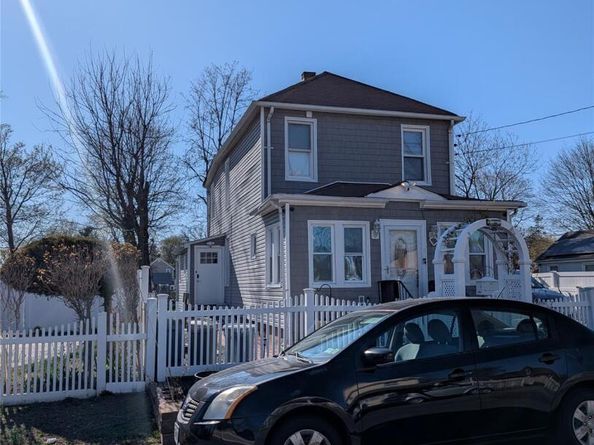 42 3rd Avenue, Huntington Station NY 11746