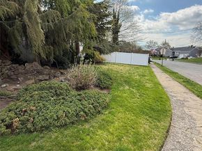 1 Rose Lane, East Rockaway NY 11518