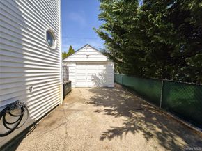 29 Tenafly Drive, New Hyde Park NY 11040