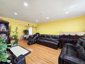 29 Tenafly Drive, New Hyde Park NY 11040