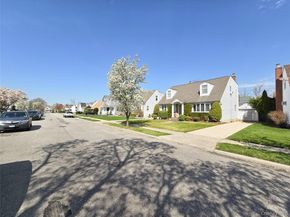 29 Tenafly Drive, New Hyde Park NY 11040