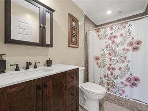 41 Cambridge Drive W, Copiague NY 11726