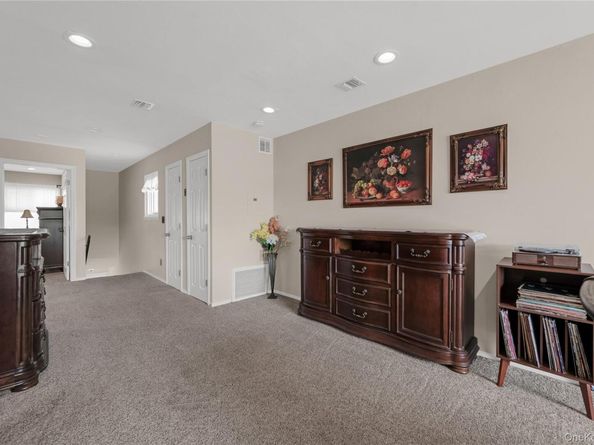 41 Cambridge Drive W, Copiague NY 11726