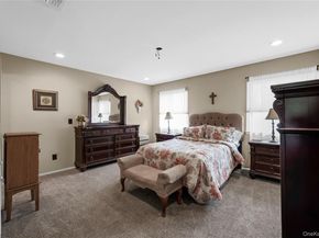 41 Cambridge Drive W, Copiague NY 11726