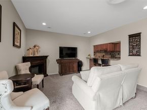 41 Cambridge Drive W, Copiague NY 11726