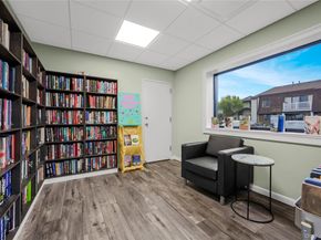 41 Cambridge Drive W, Copiague NY 11726