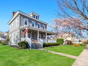 237 Willow Street, Roslyn Heights NY 11577
