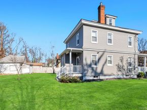 237 Willow Street, Roslyn Heights NY 11577