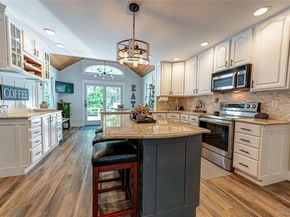 22 Cricket Court, Wading River NY 11792