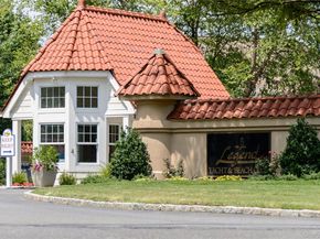 62 Pembroke Drive, Glen Cove NY 11542