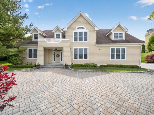 62 Pembroke Drive, Glen Cove NY 11542