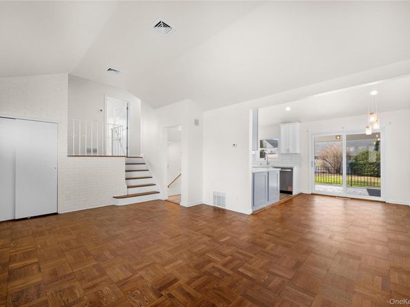 46 Elmtree Lane, Jericho NY 11753