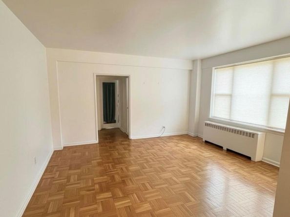 230 Pelham Road 2H, New Rochelle NY 10805