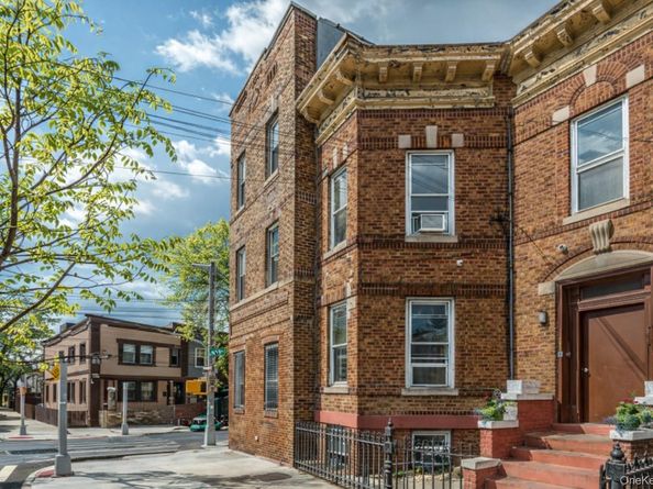 7520 64th Place, Glendale NY 11385