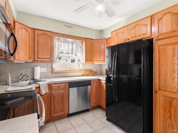 4 Erlwein Court, Massapequa NY 11758