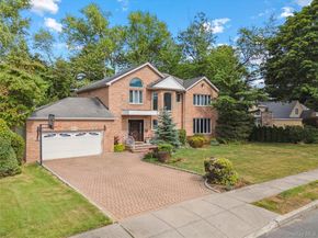 8 Percheron Lane, Roslyn Heights NY 11577