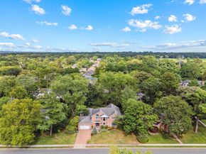8 Percheron Lane, Roslyn Heights NY 11577