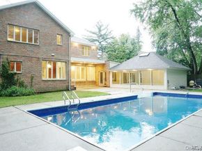 8 Percheron Lane, Roslyn Heights NY 11577