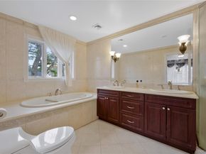 8 Percheron Lane, Roslyn Heights NY 11577