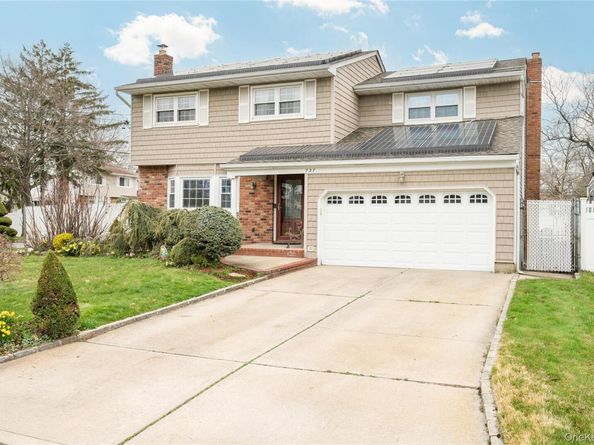 727 Outlook Avenue, West Babylon NY 11704