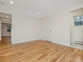 24 Buckskin Lane, Riverhead NY 11901