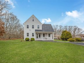 24 Buckskin Lane, Riverhead NY 11901