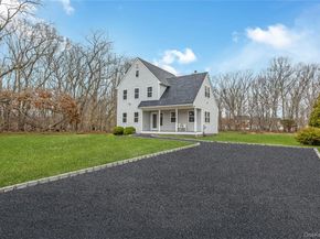 24 Buckskin Lane, Riverhead NY 11901