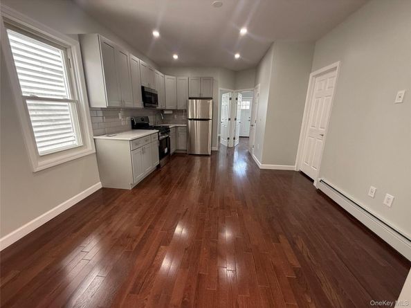 9419 116th Street, Richmond Hill NY 11419