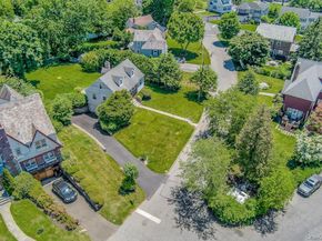 4 Calton Road, New Rochelle NY 10804
