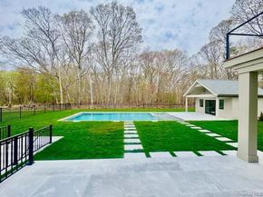 69 Jagger Lane, Westhampton NY 11977