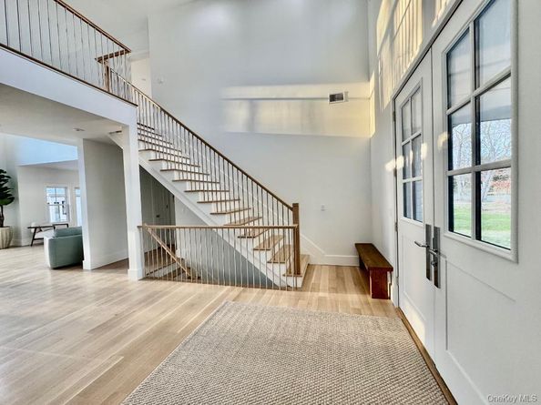 69 Jagger Lane, Westhampton NY 11977