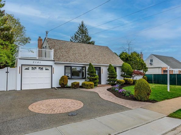 2181 Hortense Avenue, Seaford NY 11783