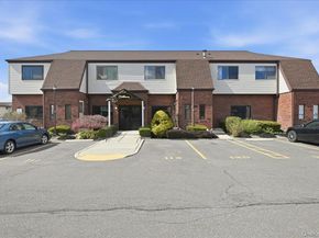 115 Clubhouse Drive, Copiague NY 11726