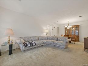 115 Clubhouse Drive, Copiague NY 11726