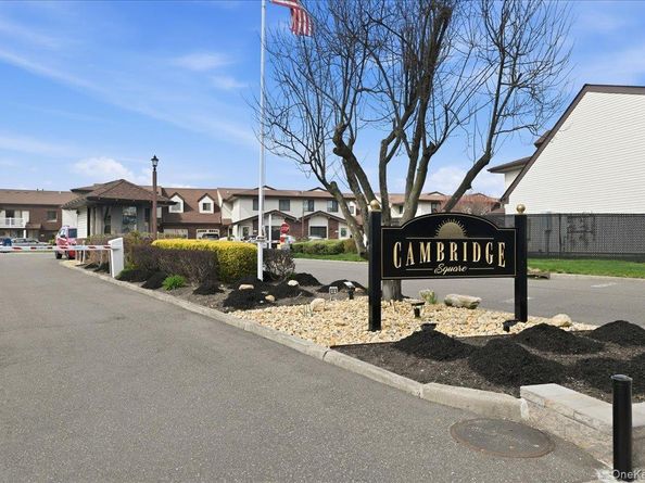 115 Clubhouse Drive, Copiague NY 11726